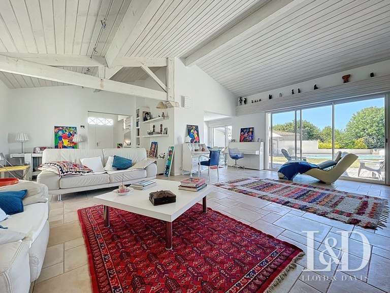 Maison Saint-Sulpice-de-Royan - 3 chambres - 203m²