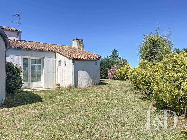 Maison Saint-Sulpice-de-Royan - 3 chambres - 203m²