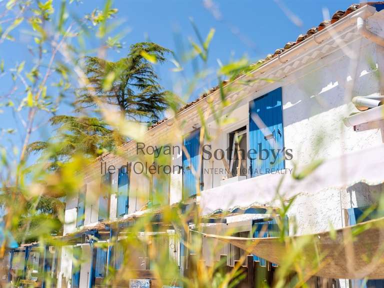 Maison Saint-Sulpice-de-Royan - 11 chambres - 530m²