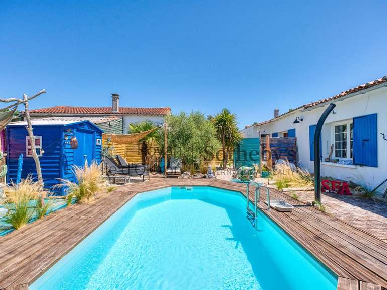 Maison Saint-Sulpice-de-Royan - 11 chambres - 530m²