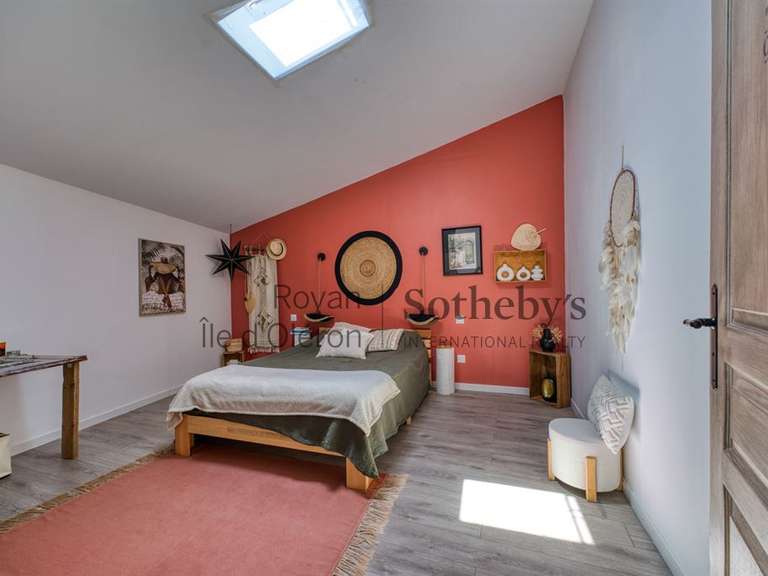 Maison Saint-Sulpice-de-Royan - 11 chambres - 530m²