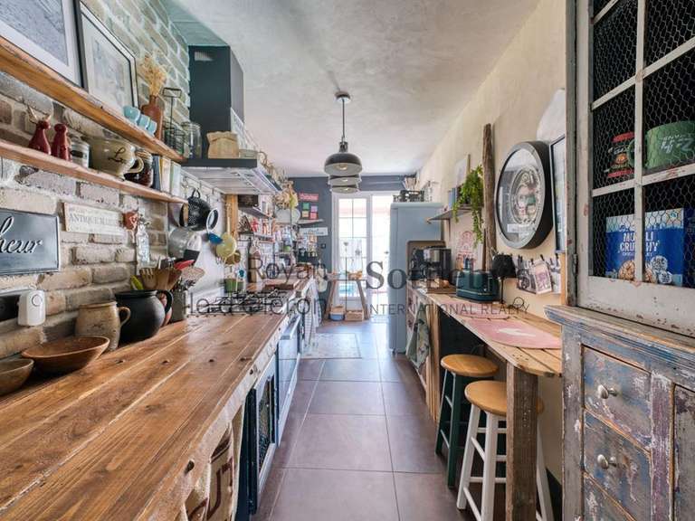 Maison Saint-Sulpice-de-Royan - 11 chambres - 530m²