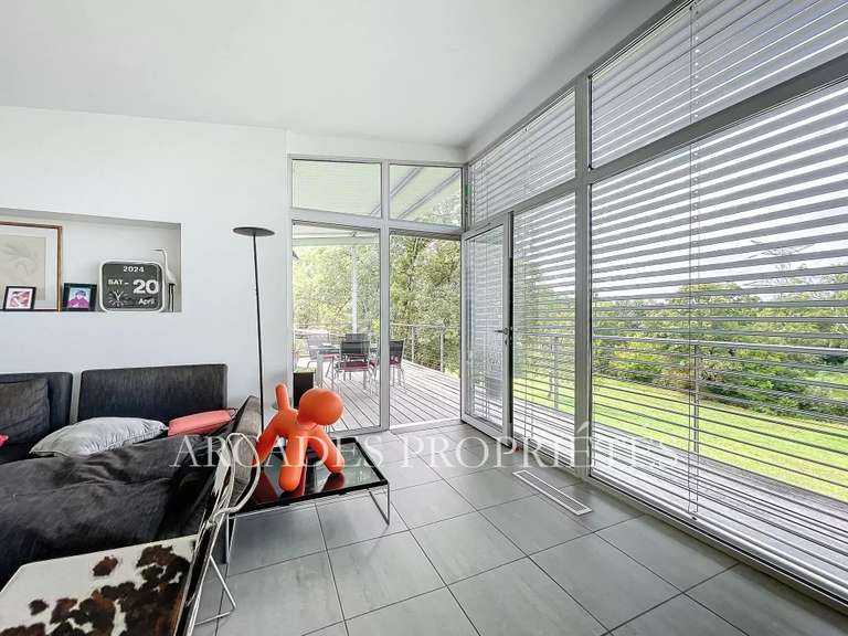 Maison Saint-Sulpice-et-Cameyrac - 4 chambres - 7500m²