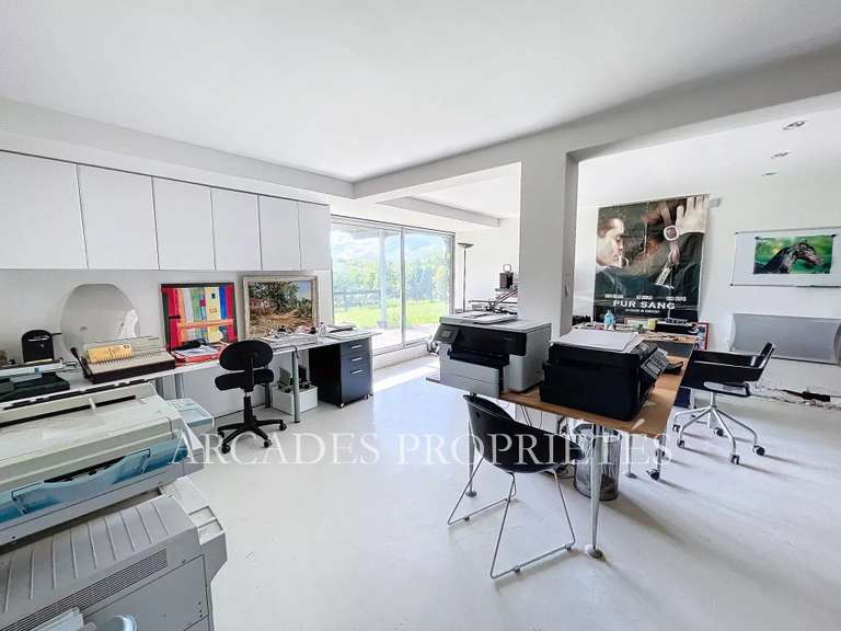 Maison Saint-Sulpice-et-Cameyrac - 4 chambres - 7500m²