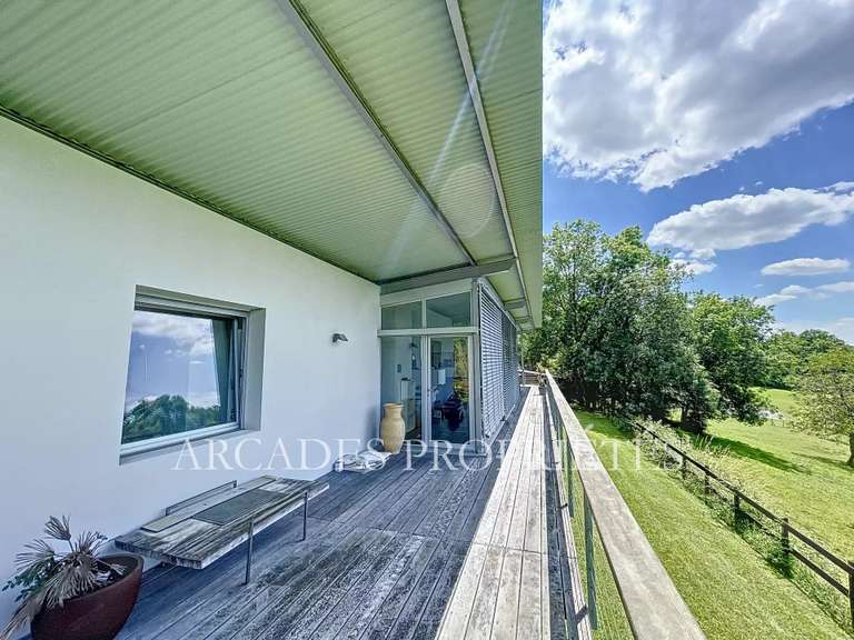 Maison Saint-Sulpice-et-Cameyrac - 4 chambres - 7500m²