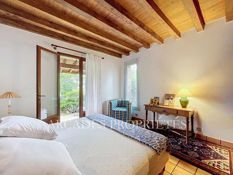 Maison Saint-Sulpice-et-Cameyrac - 4 chambres - 180m²