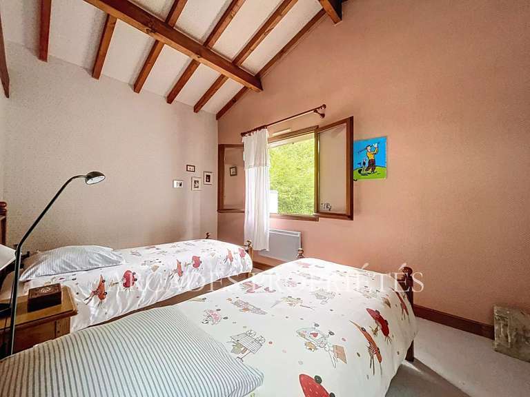 Maison Saint-Sulpice-et-Cameyrac - 4 chambres - 180m²