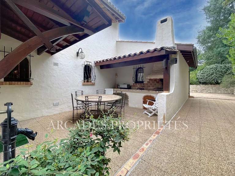 Maison Saint-Sulpice-et-Cameyrac - 4 chambres - 180m²