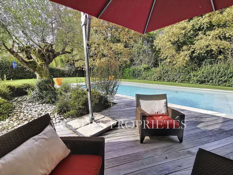 Maison Saint-Sulpice-et-Cameyrac - 5 chambres - 343m²