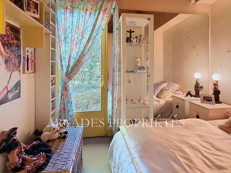 Maison Saint-Sulpice-et-Cameyrac - 2 chambres - 159m²