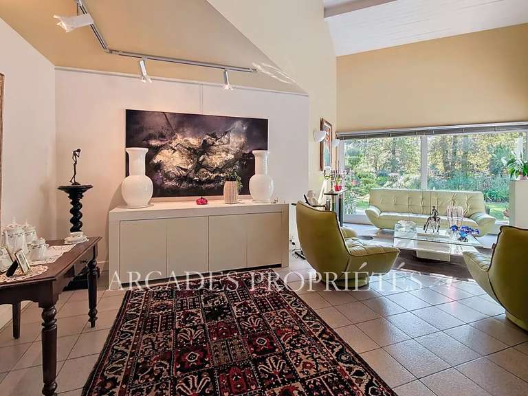 Maison Saint-Sulpice-et-Cameyrac - 2 chambres - 159m²