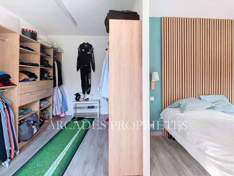 Maison Saint-Sulpice-et-Cameyrac - 5 chambres - 212m²