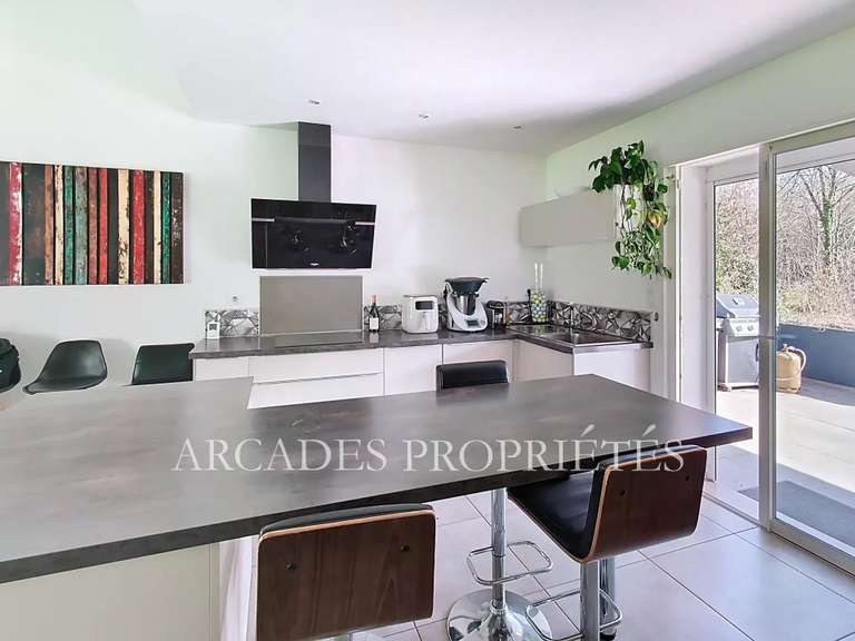 Maison Saint-Sulpice-et-Cameyrac - 5 chambres - 212m²