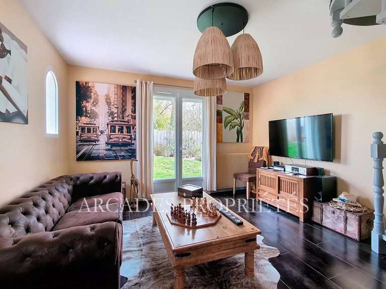 Maison Saint-Sulpice-et-Cameyrac - 3 chambres - 283m²