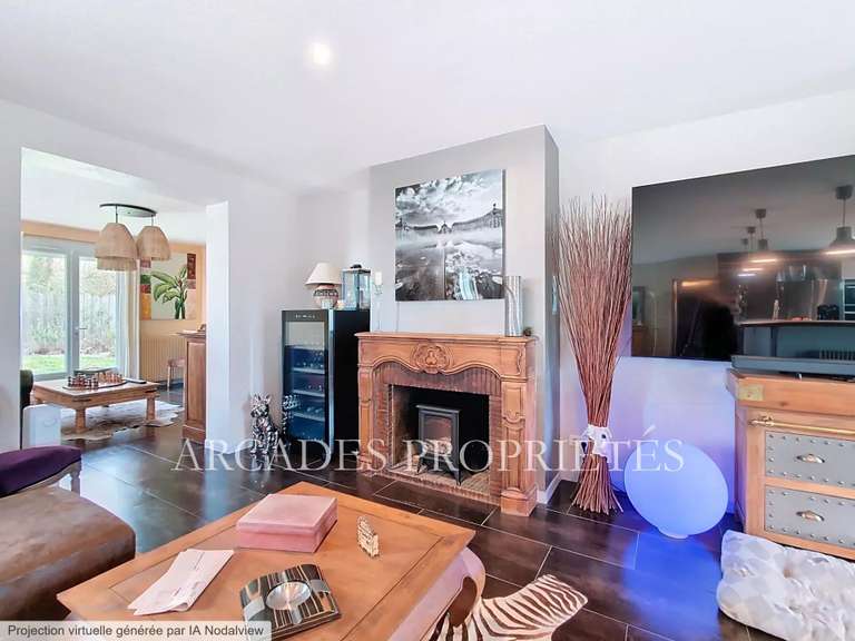 Maison Saint-Sulpice-et-Cameyrac - 3 chambres - 283m²