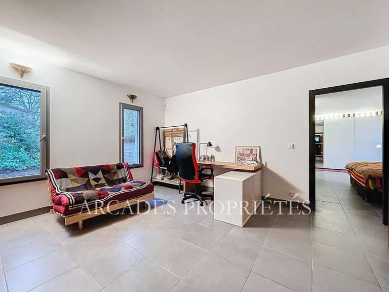 Maison Saint-Sulpice-et-Cameyrac - 3 chambres - 297m²