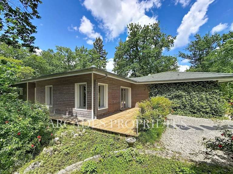Maison Saint-Sulpice-et-Cameyrac - 3 chambres - 297m²