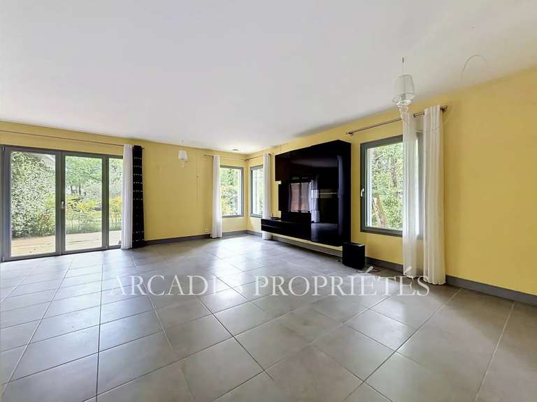 Maison Saint-Sulpice-et-Cameyrac - 3 chambres - 297m²