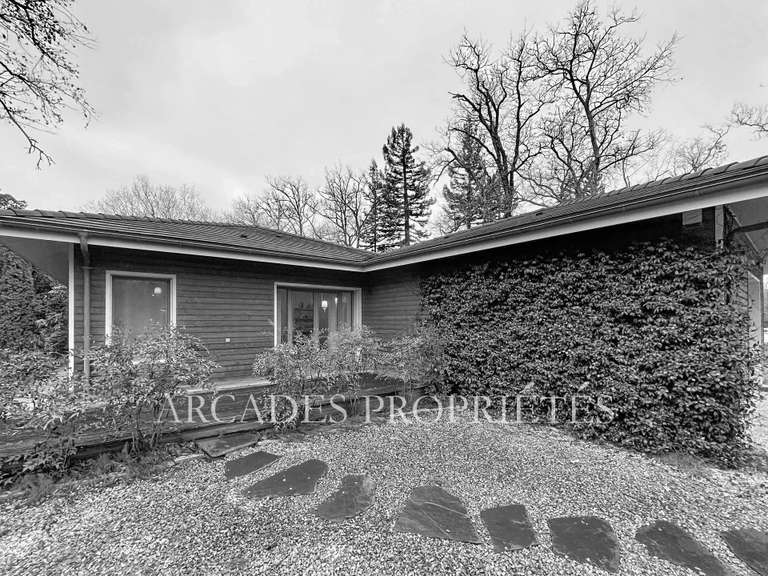 Maison Saint-Sulpice-et-Cameyrac - 3 chambres - 297m²