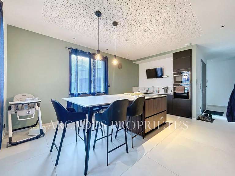 Maison Saint-Sulpice-et-Cameyrac - 4 chambres - 250m²