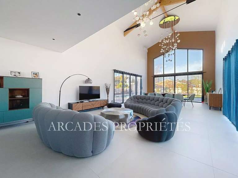 Maison Saint-Sulpice-et-Cameyrac - 4 chambres - 250m²