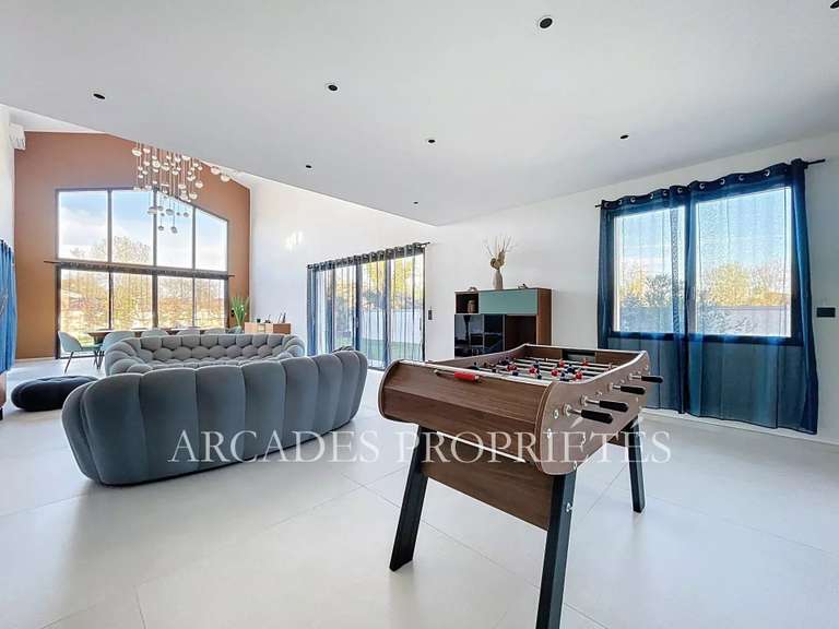 Maison Saint-Sulpice-et-Cameyrac - 4 chambres - 250m²