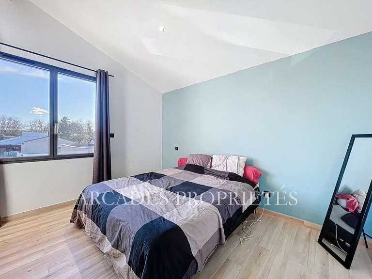 Maison Saint-Sulpice-et-Cameyrac - 4 chambres - 250m²