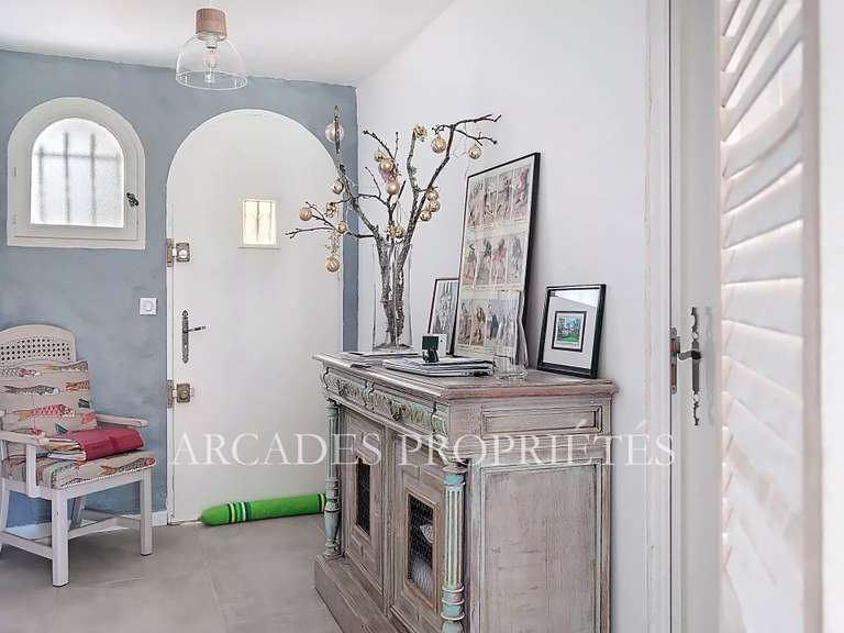 Maison Saint-Sulpice-et-Cameyrac - 4 chambres - 209m²
