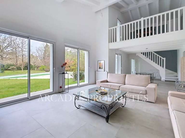 Maison Saint-Sulpice-et-Cameyrac - 4 chambres - 209m²