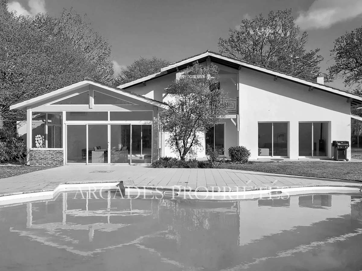 House Saint-Sulpice-et-Cameyrac