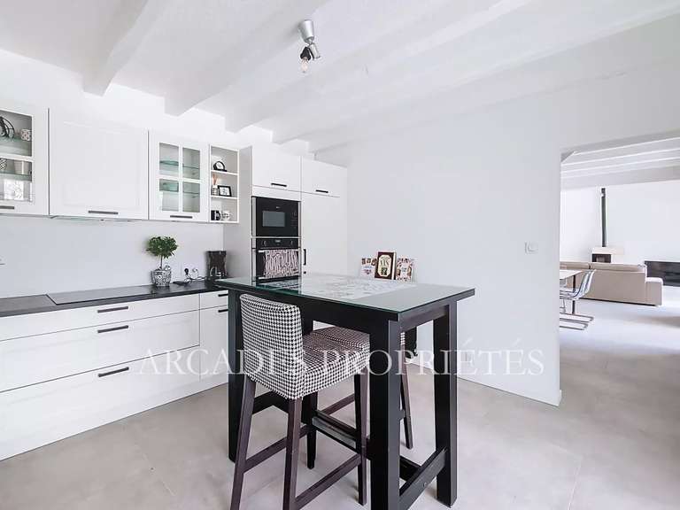 Maison Saint-Sulpice-et-Cameyrac - 4 chambres - 209m²