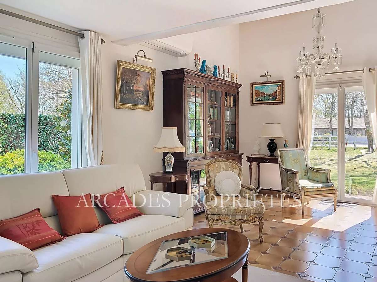 House Saint-Sulpice-et-Cameyrac