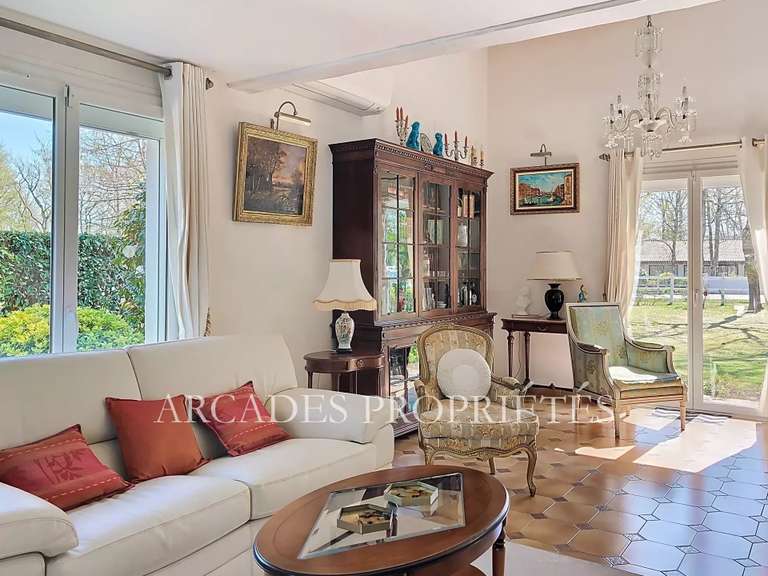 Maison Saint-Sulpice-et-Cameyrac - 4 chambres - 194m²