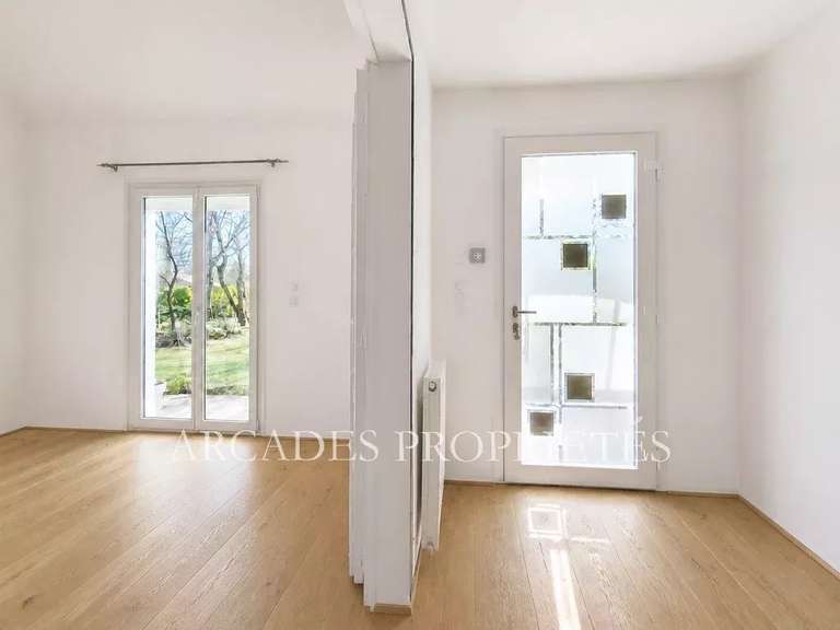 Maison Saint-Sulpice-et-Cameyrac - 4 chambres - 204m²