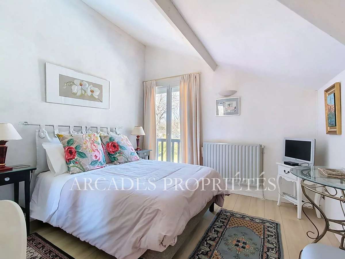 House Saint-Sulpice-et-Cameyrac