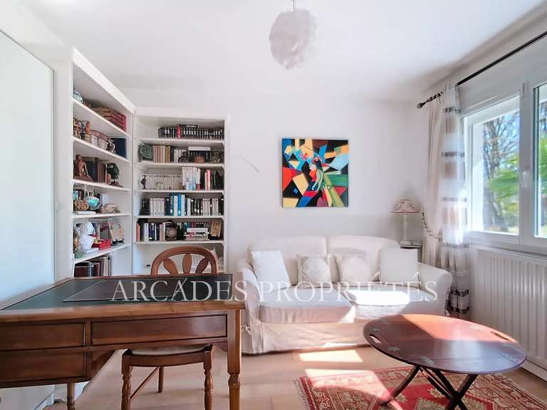 Maison Saint-Sulpice-et-Cameyrac - 4 chambres - 194m²