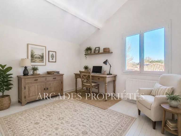 Maison Saint-Sulpice-et-Cameyrac - 4 chambres - 204m²