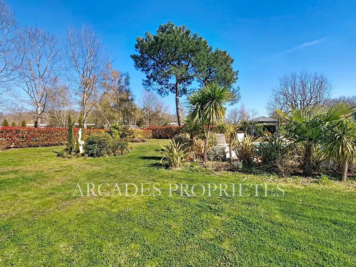 House Saint-Sulpice-et-Cameyrac