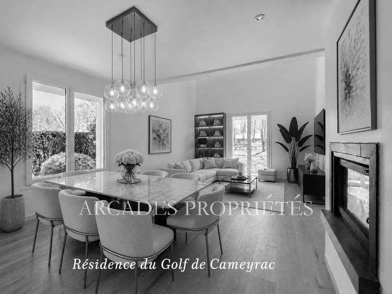 Maison Saint-Sulpice-et-Cameyrac - 4 chambres - 204m²