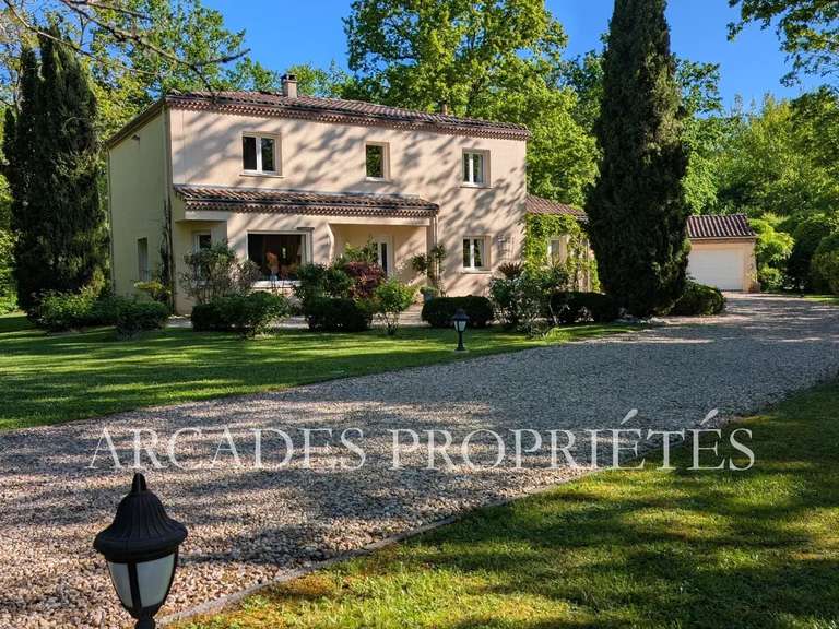 Maison Saint-Sulpice-et-Cameyrac - 4 chambres - 210m²