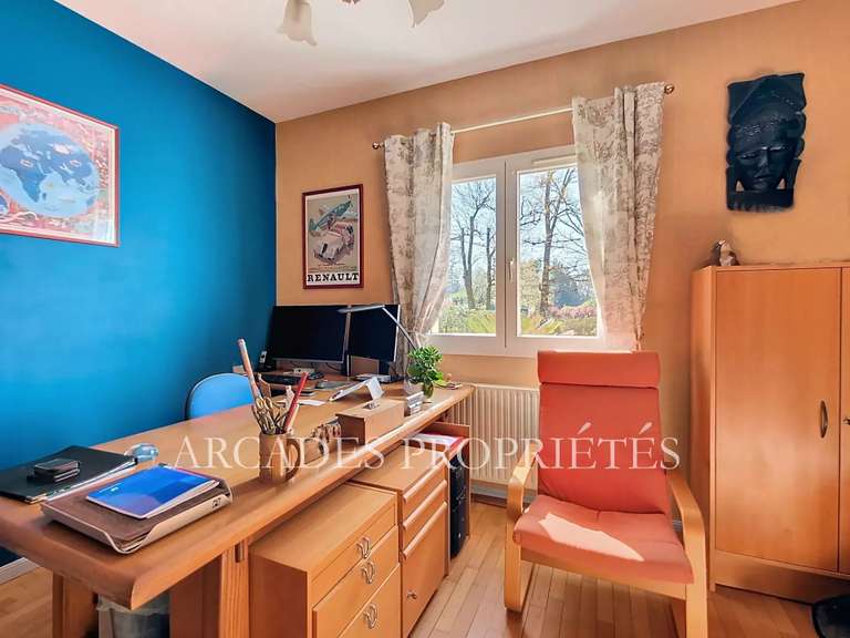 Maison Saint-Sulpice-et-Cameyrac - 4 chambres - 210m²