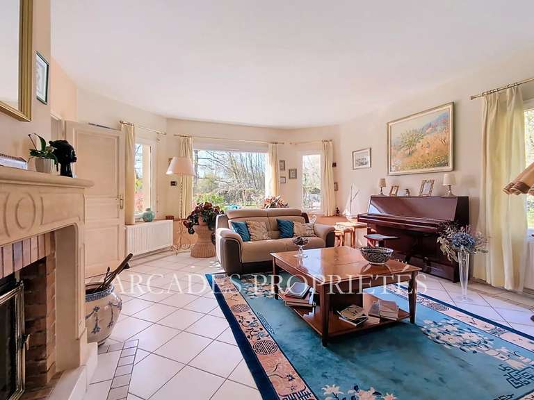 Maison Saint-Sulpice-et-Cameyrac - 4 chambres - 210m²