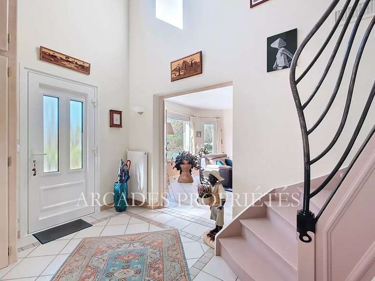 Maison Saint-Sulpice-et-Cameyrac - 4 chambres - 210m²