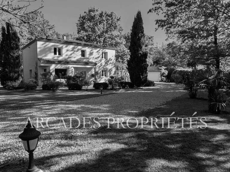 Maison Saint-Sulpice-et-Cameyrac - 4 chambres - 210m²