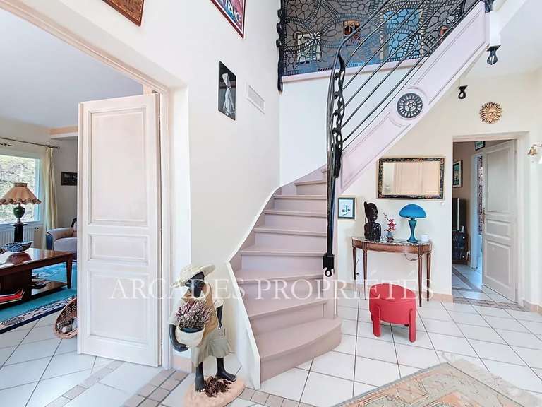 Maison Saint-Sulpice-et-Cameyrac - 4 chambres - 210m²