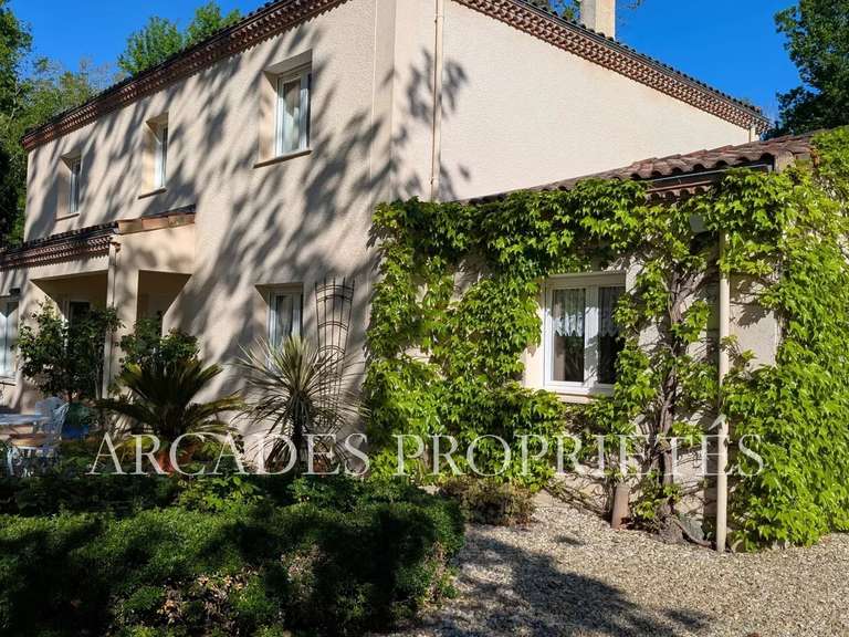 Maison Saint-Sulpice-et-Cameyrac - 4 chambres - 210m²