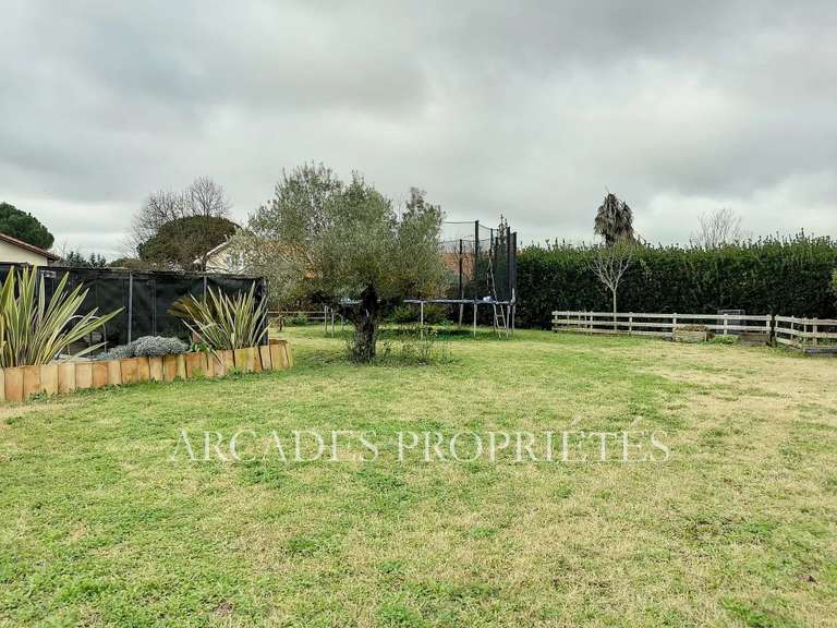 Maison Saint-Sulpice-et-Cameyrac - 8 chambres - 440m²