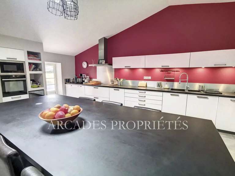 Maison Saint-Sulpice-et-Cameyrac - 8 chambres - 440m²