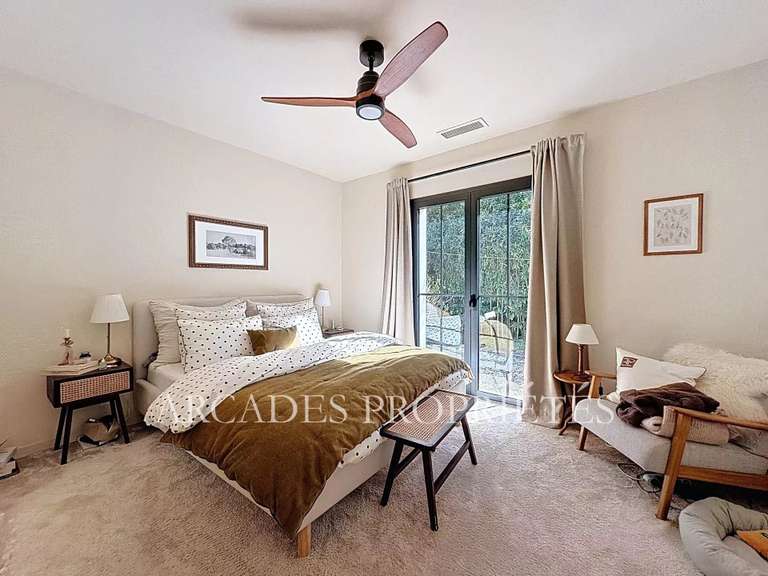 Maison Saint-Sulpice-et-Cameyrac - 3 chambres - 180m²