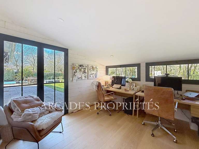 Maison Saint-Sulpice-et-Cameyrac - 3 chambres - 180m²